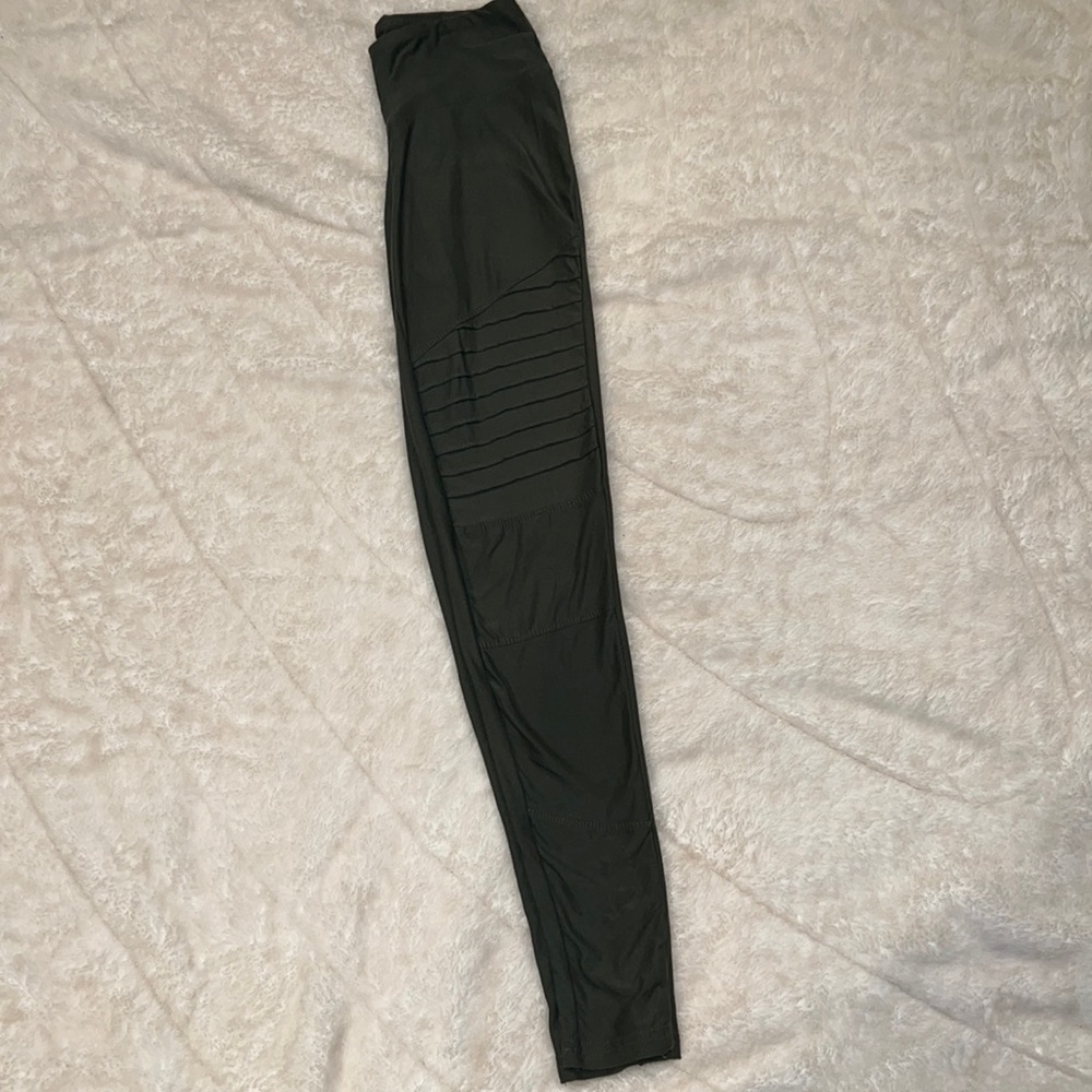 Green Textured Leggings